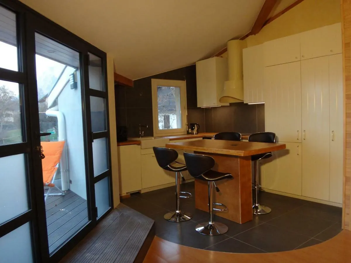 Chalet De Tara - Grand Appartement Esprit Chalet - Piscine Chauffee - Geneve Collonges-sous-Saleve France