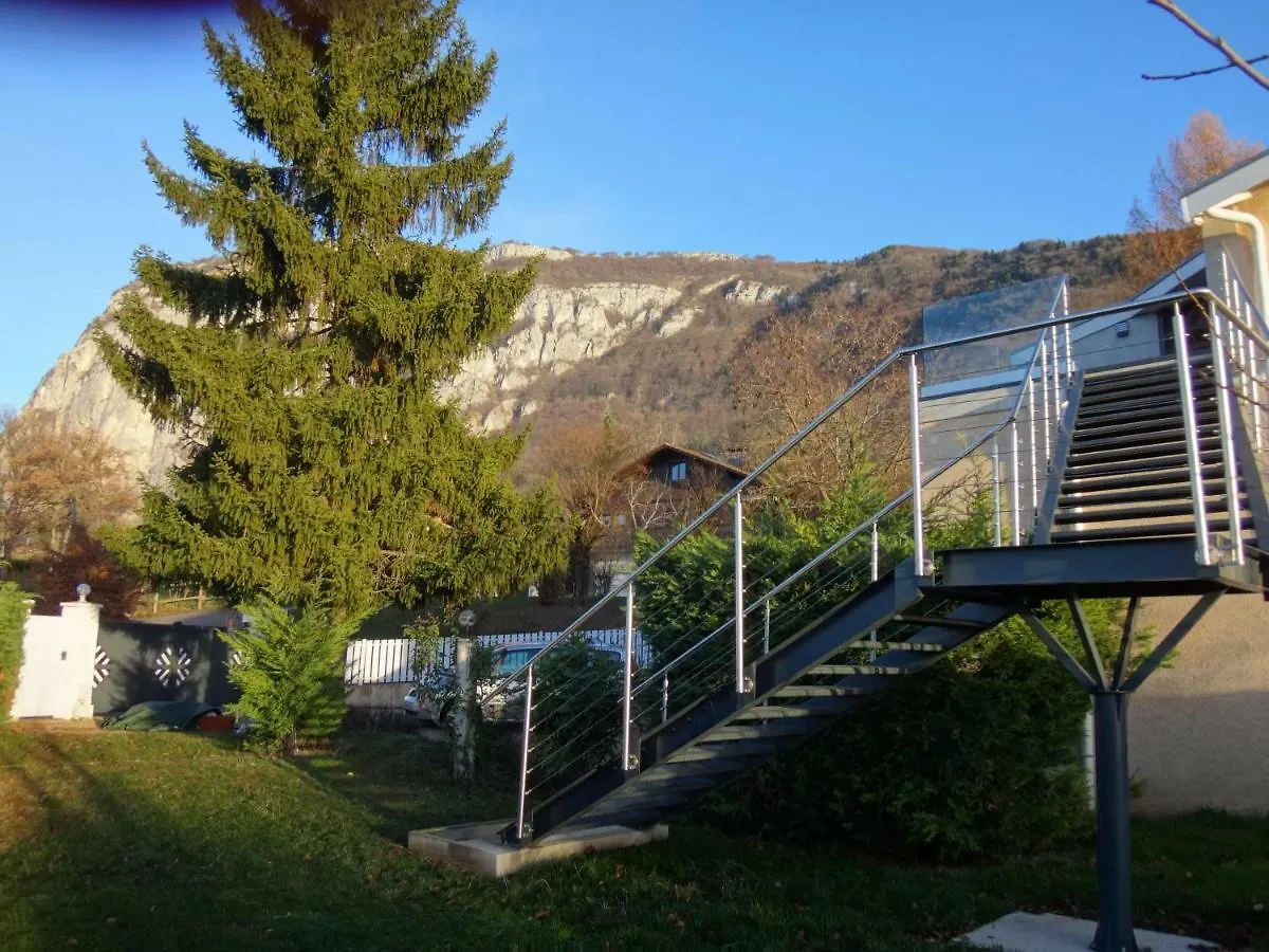 Chalet De Tara - Grand Appartement Esprit Chalet - Piscine Chauffee - Geneve Collonges-sous-Saleve Apartment